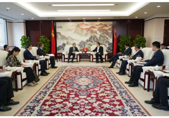 白忠泉董事长与工商银行党委副书记、行长刘珺会谈